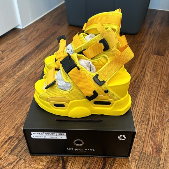 Brand NEW Anthony Wang, Size 9, Yellow - Picture 2 of 4